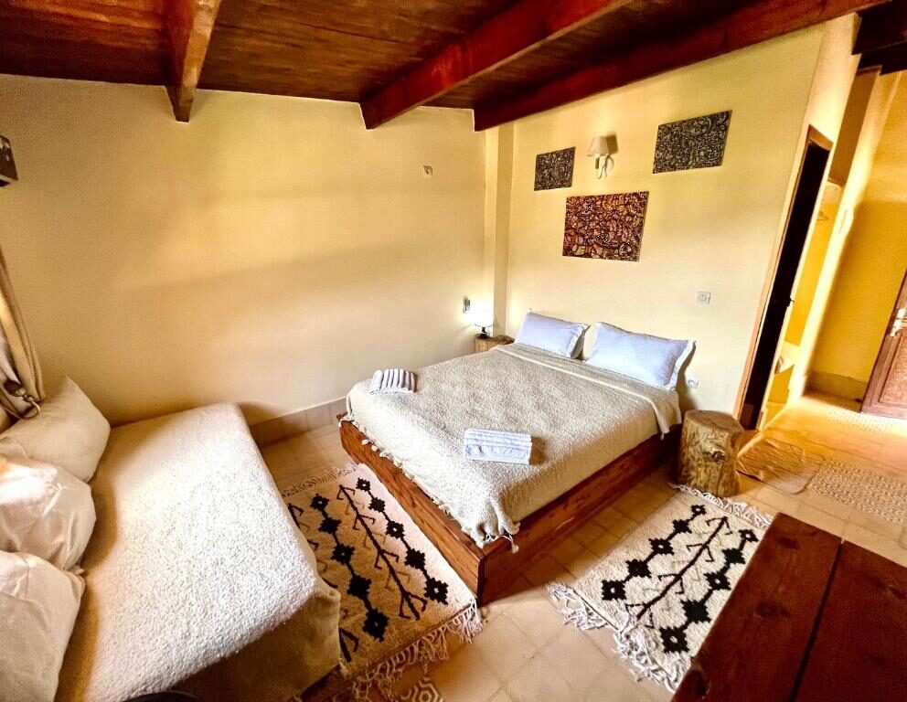Double / Twin Room at Dar l'Eau Vive guest house — photo 8