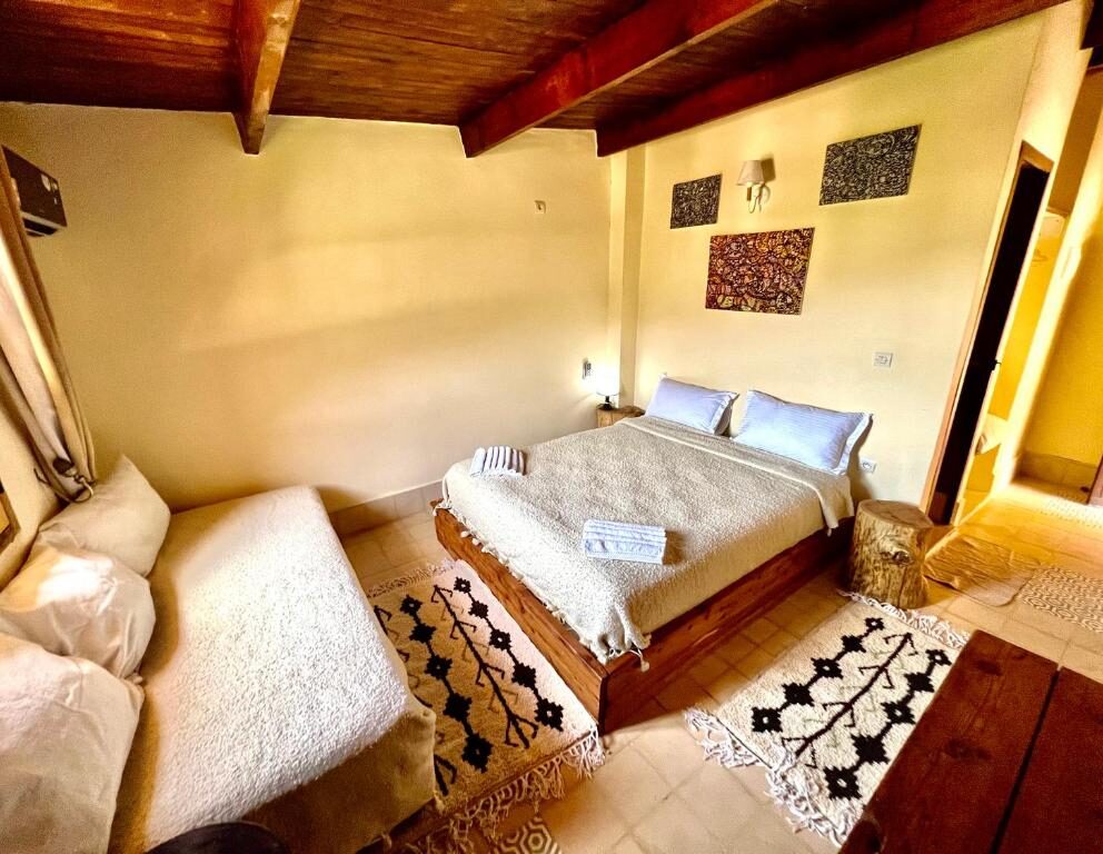 Double / Twin Room at Dar l'Eau Vive guest house — photo 56