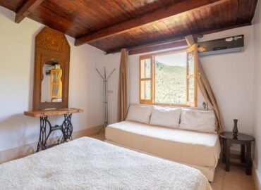 Double / Twin Room at Dar l'Eau Vive guest house — photo 22