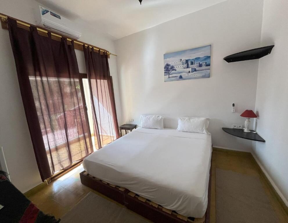 Double / Twin Room at Dar l'Eau Vive guest house — photo 28