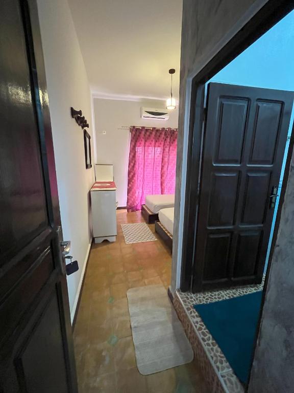 Double / Twin Room at Dar l'Eau Vive guest house — photo 29