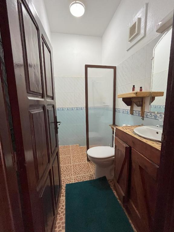 Double / Twin Room at Dar l'Eau Vive guest house — photo 34